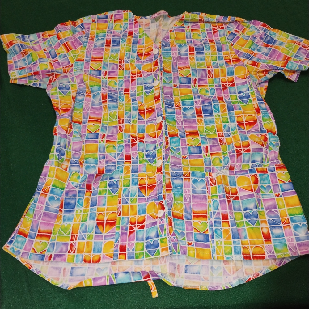 Cherokee Colorful Heart Pattern Short Sleeve Top